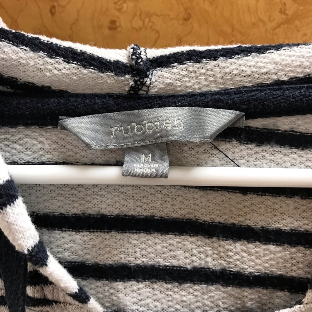 Pullover - Picture 2 of 3